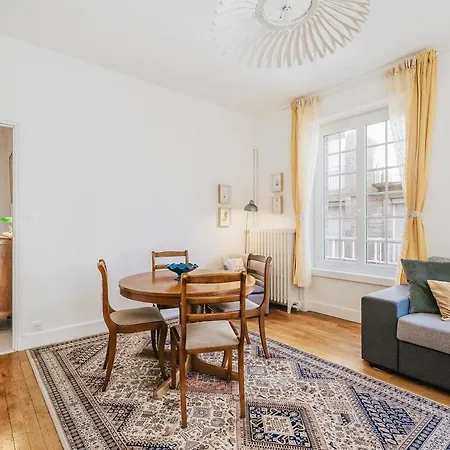 T3 Centre D'intra-muros, Proche Plages Apartment